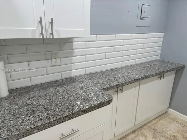 $1,700 | 11685 Canal Drive, Unit 205, North Miami, FL 33181