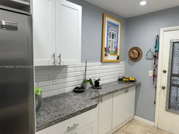 $1,700 | 11685 Canal Drive, Unit 205, North Miami, FL 33181