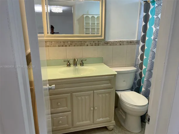 $1,700 | 11685 Canal Drive, Unit 205, North Miami, FL 33181