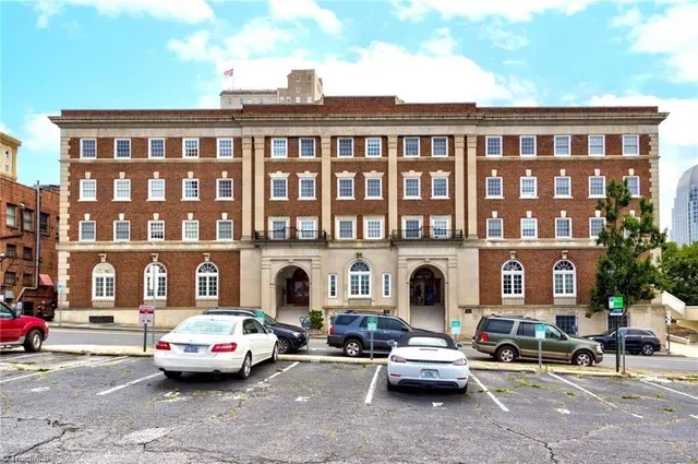 $314,900 | 315 North Spruce Street, Unit 304, Winston-Salem, NC 27101