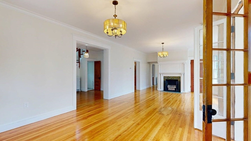 911 Pleasant Street Worcester, MA 01602 - Photo 9 of 42