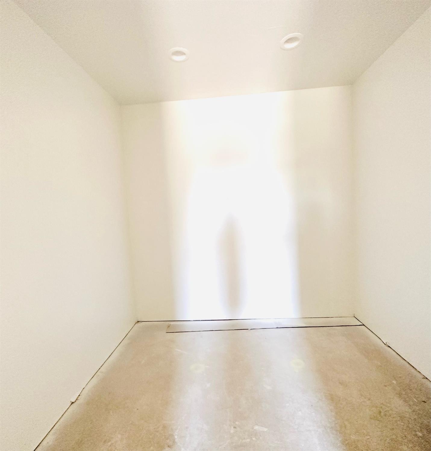 3076 Lester Avenue Clovis, CA 93619 - Photo 38 of 47 a view of a small space