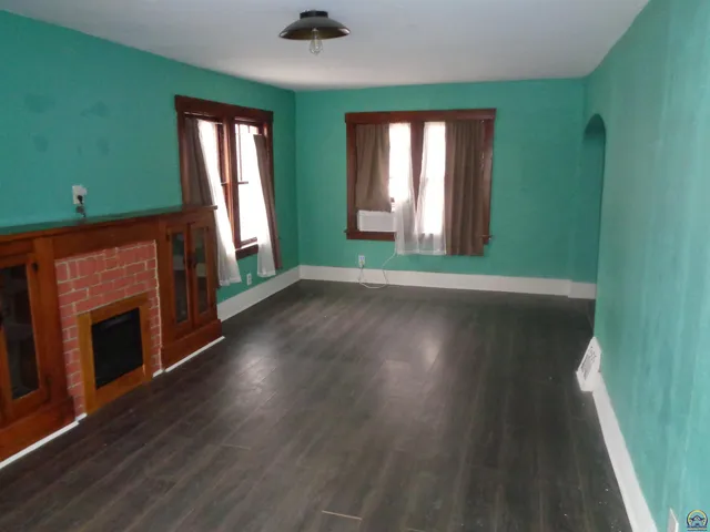 $119,500 | 813 Southwest 2nd Street, Topeka, KS 66603