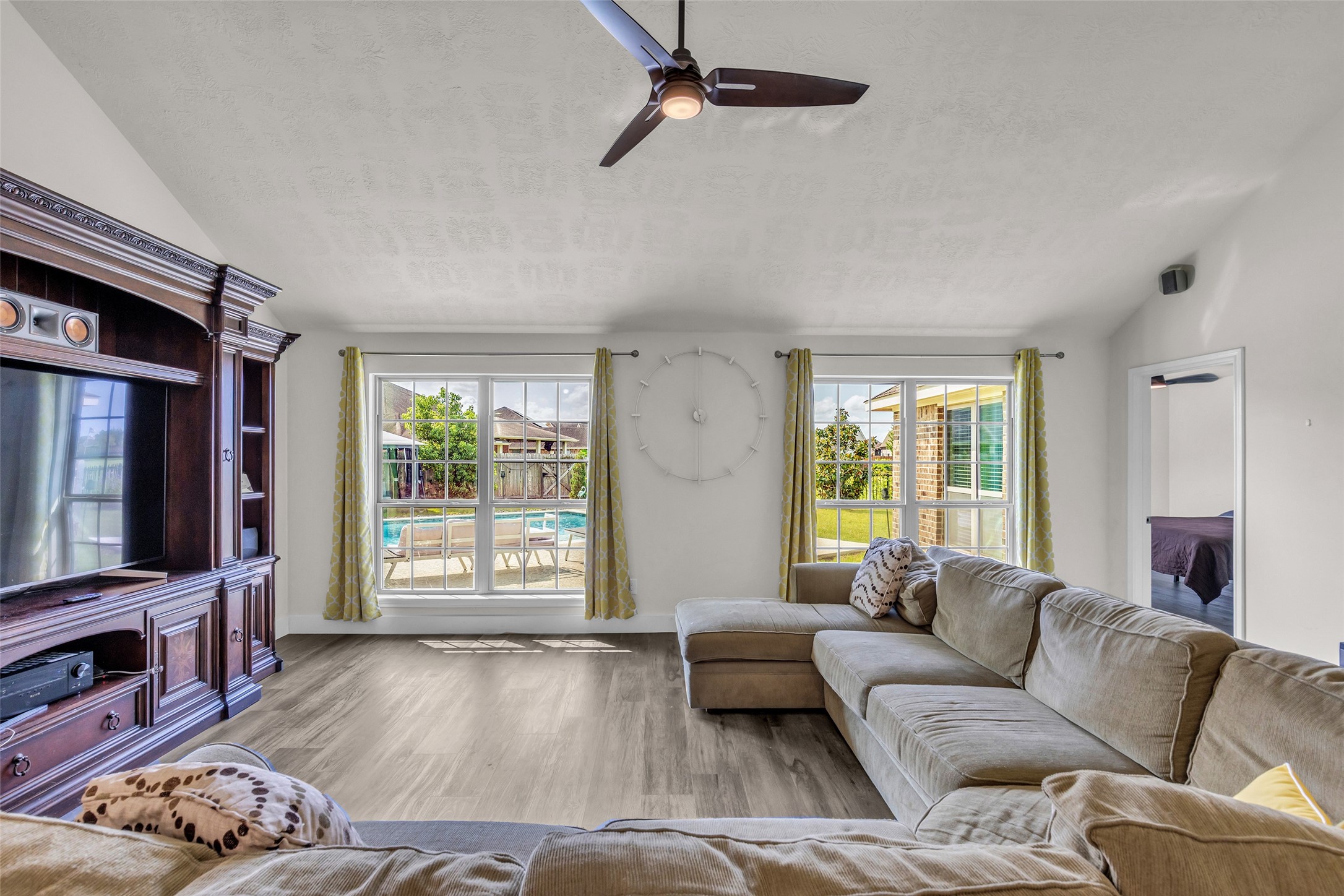 6746 Conroe Circle Manvel, TX 77578 - Photo 3 of 24 Gallery Image 3