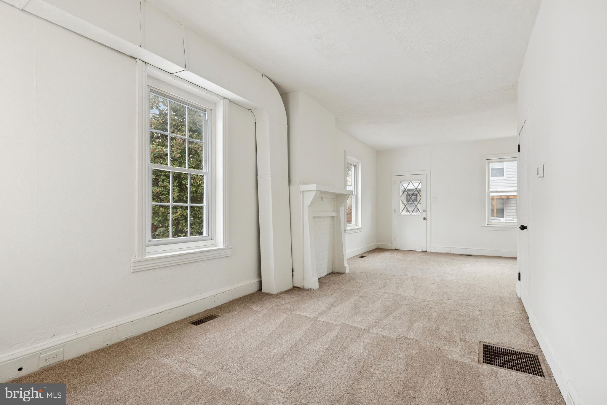 415 Walnut Street Pottstown, PA 19464 - Photo 3 of 15