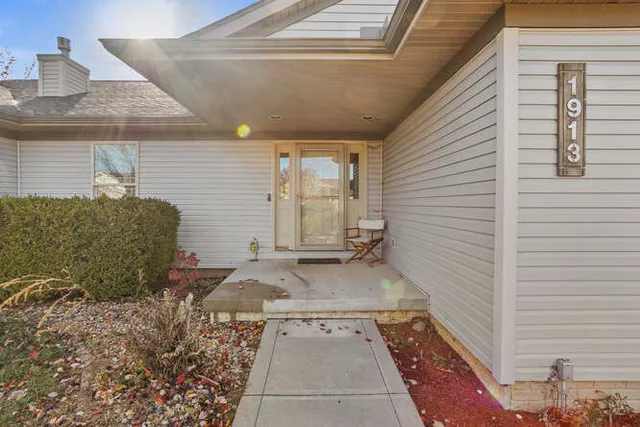 a view of a pathway of a house