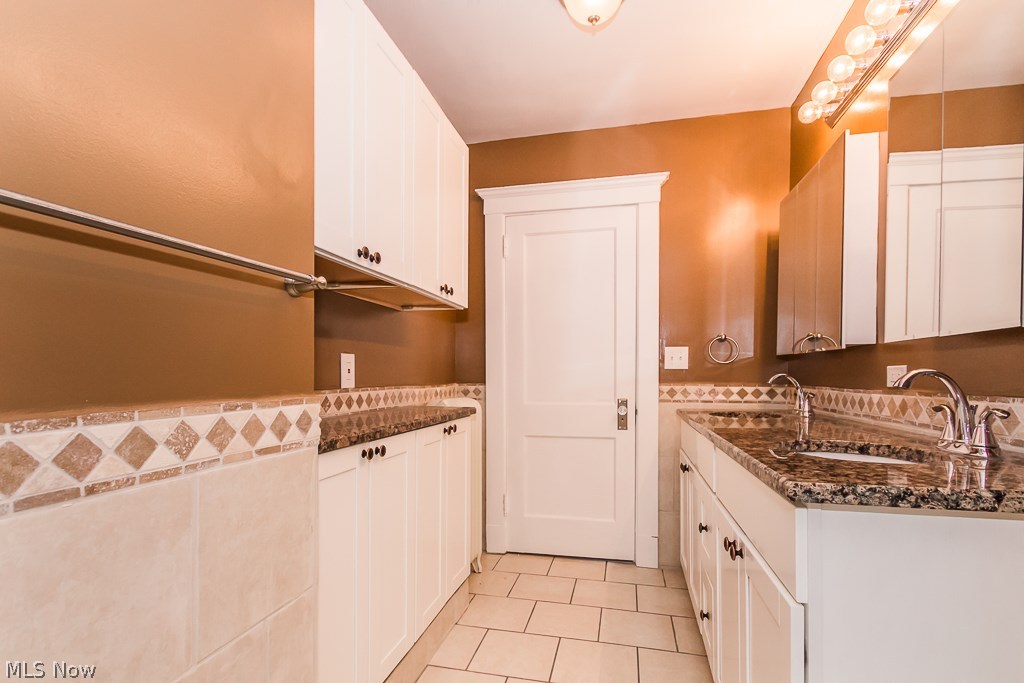 1524 Compton Road Cleveland, OH 44118 - Photo 16 of 26