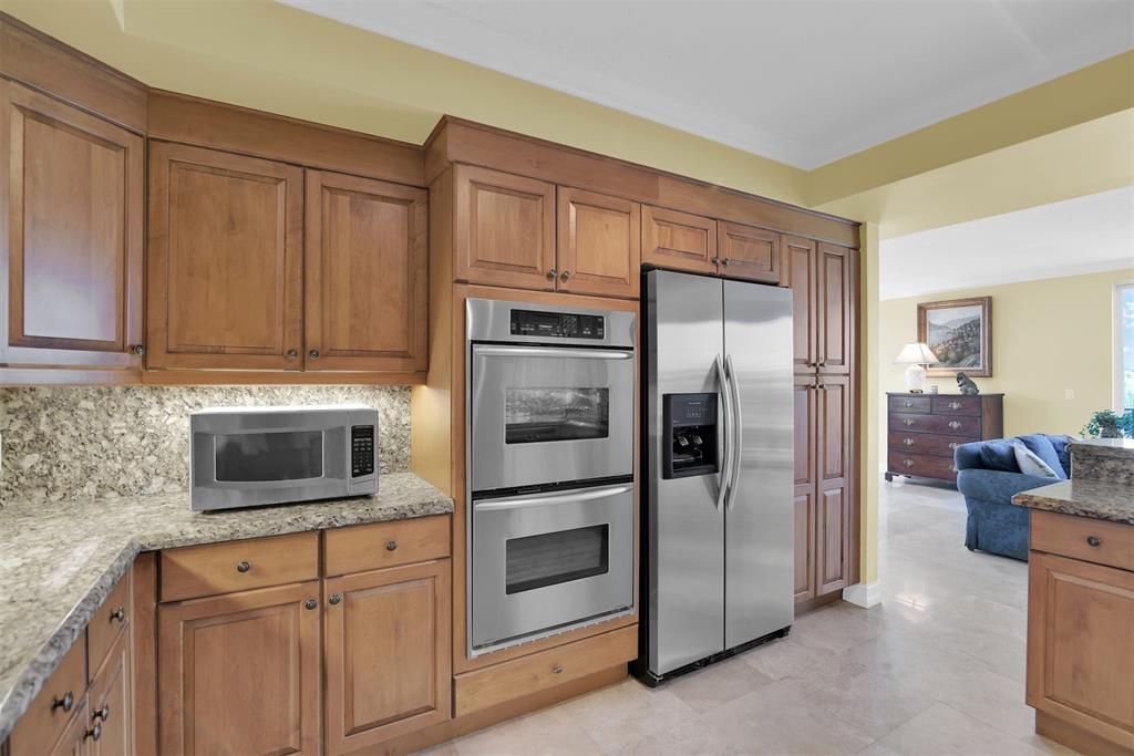 9 Northeast 20th Avenue, Unit 403 Deerfield Beach, FL 33441 - Photo 17 of 58