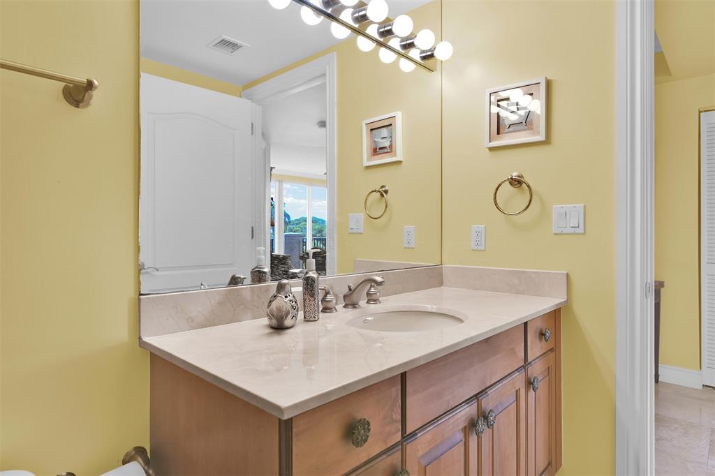 9 Northeast 20th Avenue, Unit 403 Deerfield Beach, FL 33441 - Photo 33 of 58