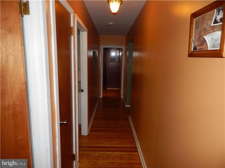 311 Gilpin Road Willow Grove, PA 19090 - Photo 5 of 7 Hallway