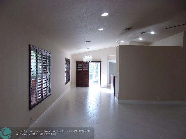 1564 Sunset Way Weston, FL 33327 - Photo 5 of 40