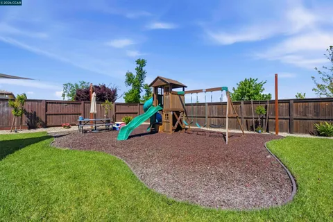 $889,000 | 1655 Apricot Court, Dixon, CA 95620