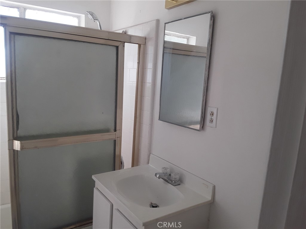 535 West Van Koevering Street Rialto, CA 92376 - Photo 4 of 8