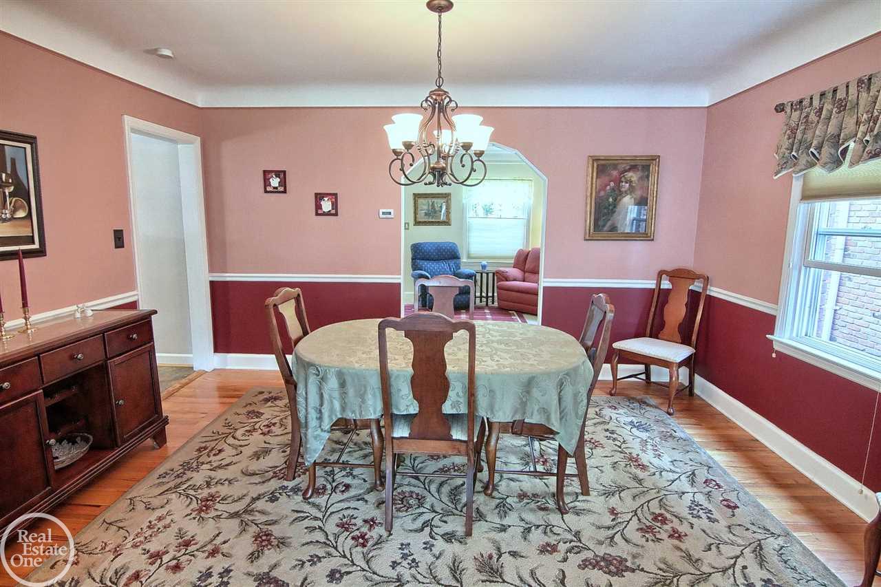 1609 Hampton Road Grosse Pointe Woods, MI 48236 - Photo 11 of 30