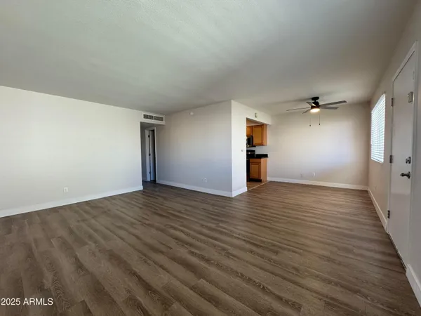 $825 | 1702 West Tuckey Lane, Unit 231, Phoenix, AZ 85015