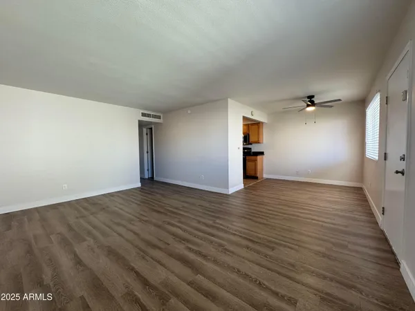 $825 | 1702 West Tuckey Lane, Unit 231, Phoenix, AZ 85015