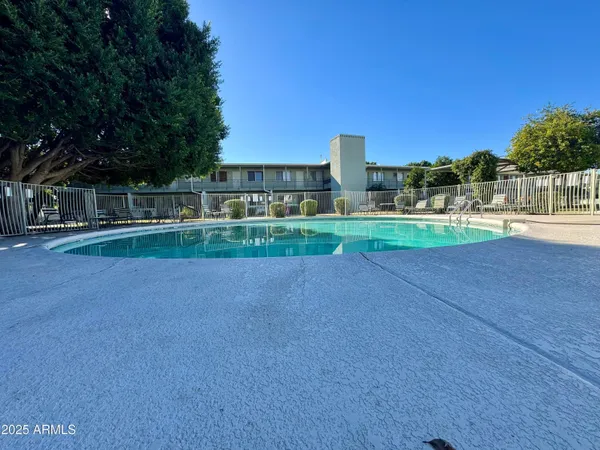 $825 | 1702 West Tuckey Lane, Unit 231, Phoenix, AZ 85015
