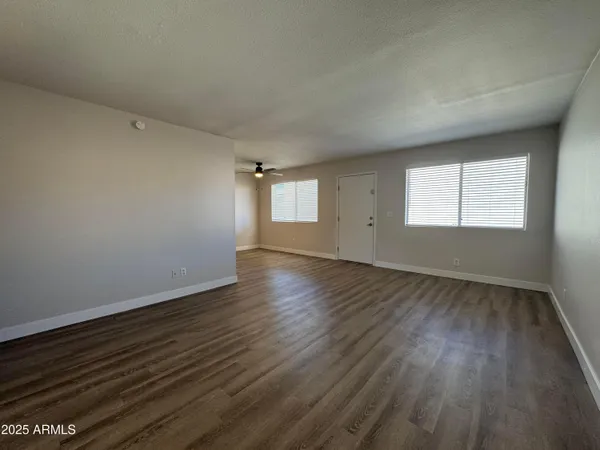 $825 | 1702 West Tuckey Lane, Unit 231, Phoenix, AZ 85015