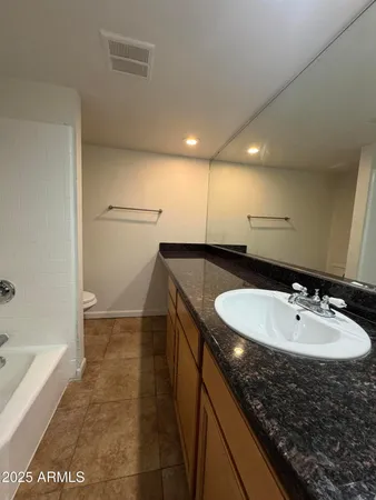 $825 | 1702 West Tuckey Lane, Unit 231, Phoenix, AZ 85015