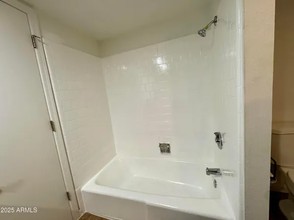 $825 | 1702 West Tuckey Lane, Unit 231, Phoenix, AZ 85015