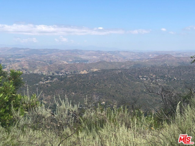 24810 Piuma Road Malibu, CA 90265 - Photo 17 of 25 Gallery Image 17