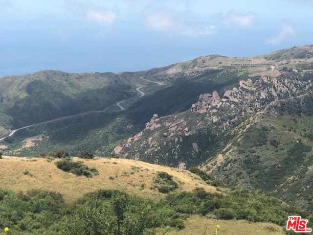 24810 Piuma Road Malibu, CA 90265 - Photo 20 of 25 Gallery Image 20