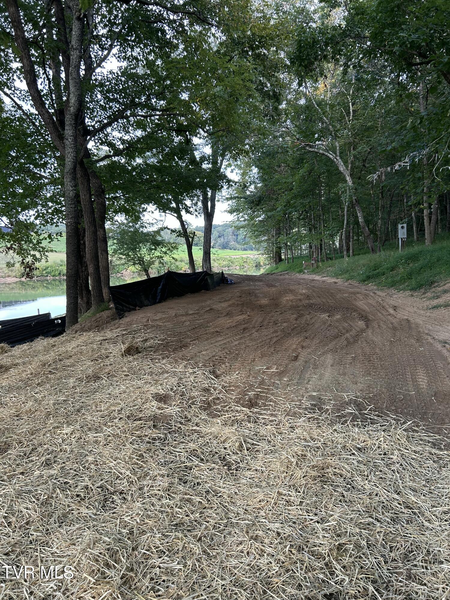 1633 Poplar Springs Road, Unit 6 Greeneville, TN 37743 - Photo 11 of 43 EE455712-72D2-48D6-86B8-F64ED0C01E04