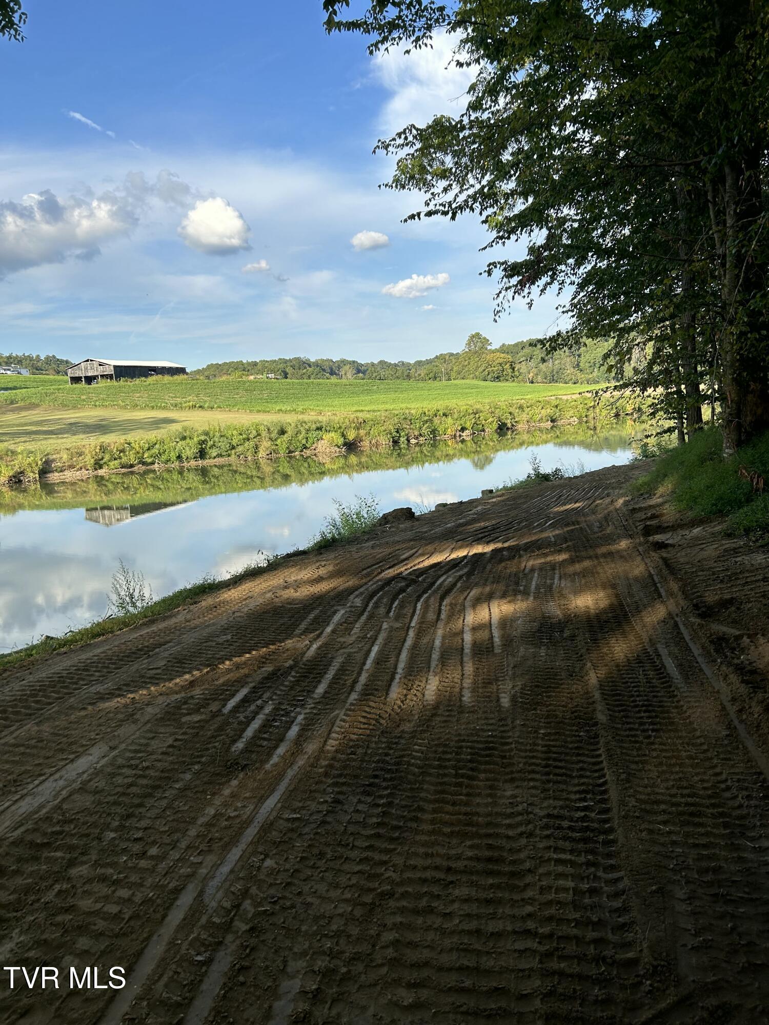 1633 Poplar Springs Road, Unit 6 Greeneville, TN 37743 - Photo 12 of 43 A1B759C4-679E-461C-A205-2490697F4DEB