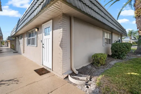 $1,500 | 1802 Bedford Terrace, Unit 182, Sun City Center, FL 33573