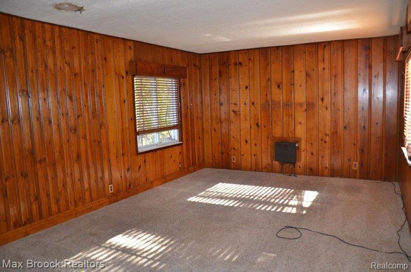 3260 Inman Street Ferndale, MI 48220 - Photo 3 of 9 Family room