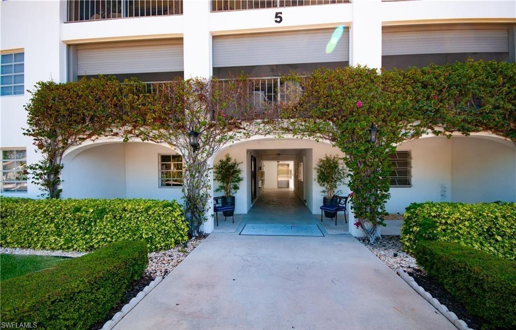 5 High Point Circle West, Unit 206 Naples, FL 34103 - Photo 33 of 36