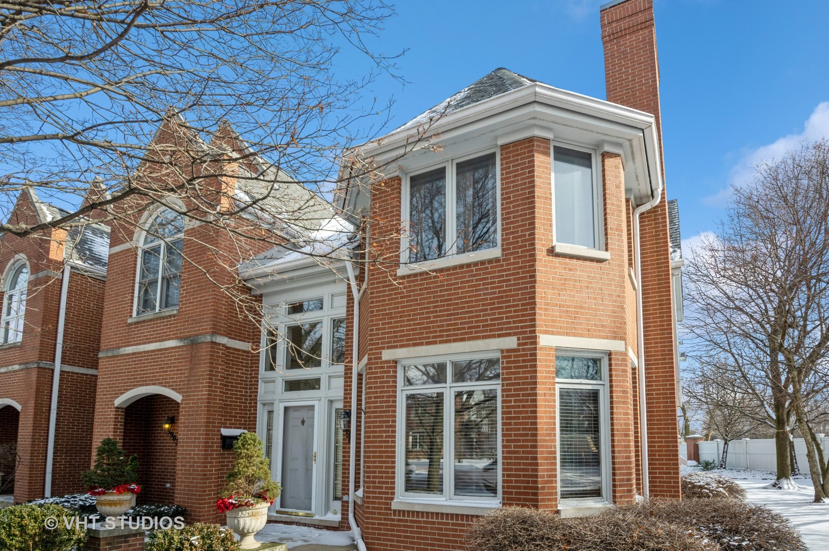 5901 North Sauganash Lane, Chicago, IL 60646 Compass