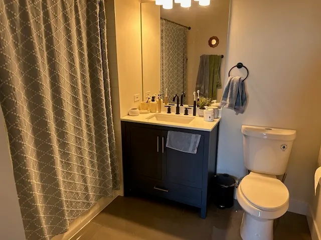 $3,750 | 3204 North Clifton Avenue, Unit 402, Chicago, IL 60657