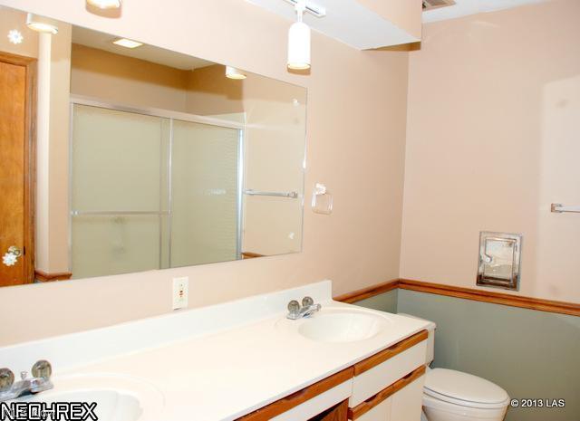 844 Old Spring Road Akron, OH 44321 - Photo 17 of 25