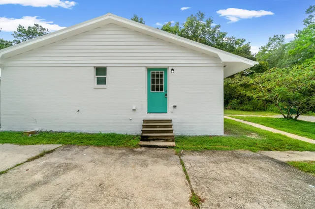 $1,400 | 248 4 Mile Road, Unit G, Freeport, FL 32439