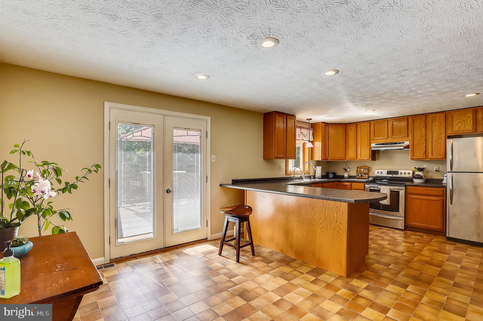 7108 Cedar Road Bowie, MD 20720 - Photo 17 of 67 Eat in kitchen