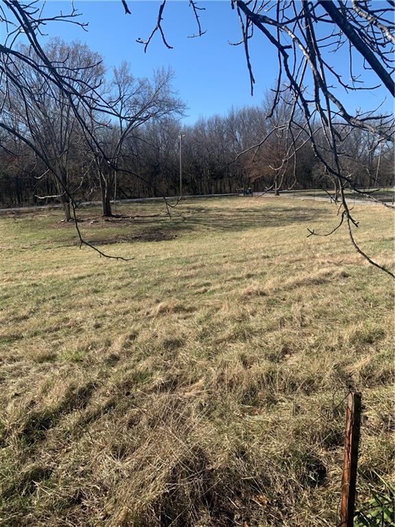 8530 Trail Ridge Road Kansas City, MO 64139 - Photo 3 of 11