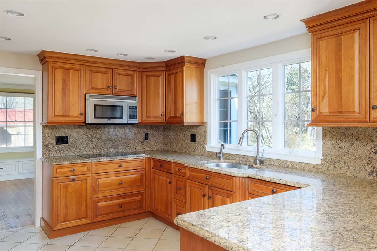 33 Chapel Road North Hampton, NH 03862 - Photo 11 of 39