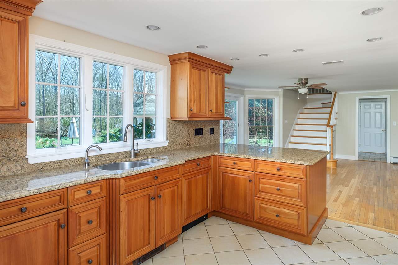 33 Chapel Road North Hampton, NH 03862 - Photo 12 of 39