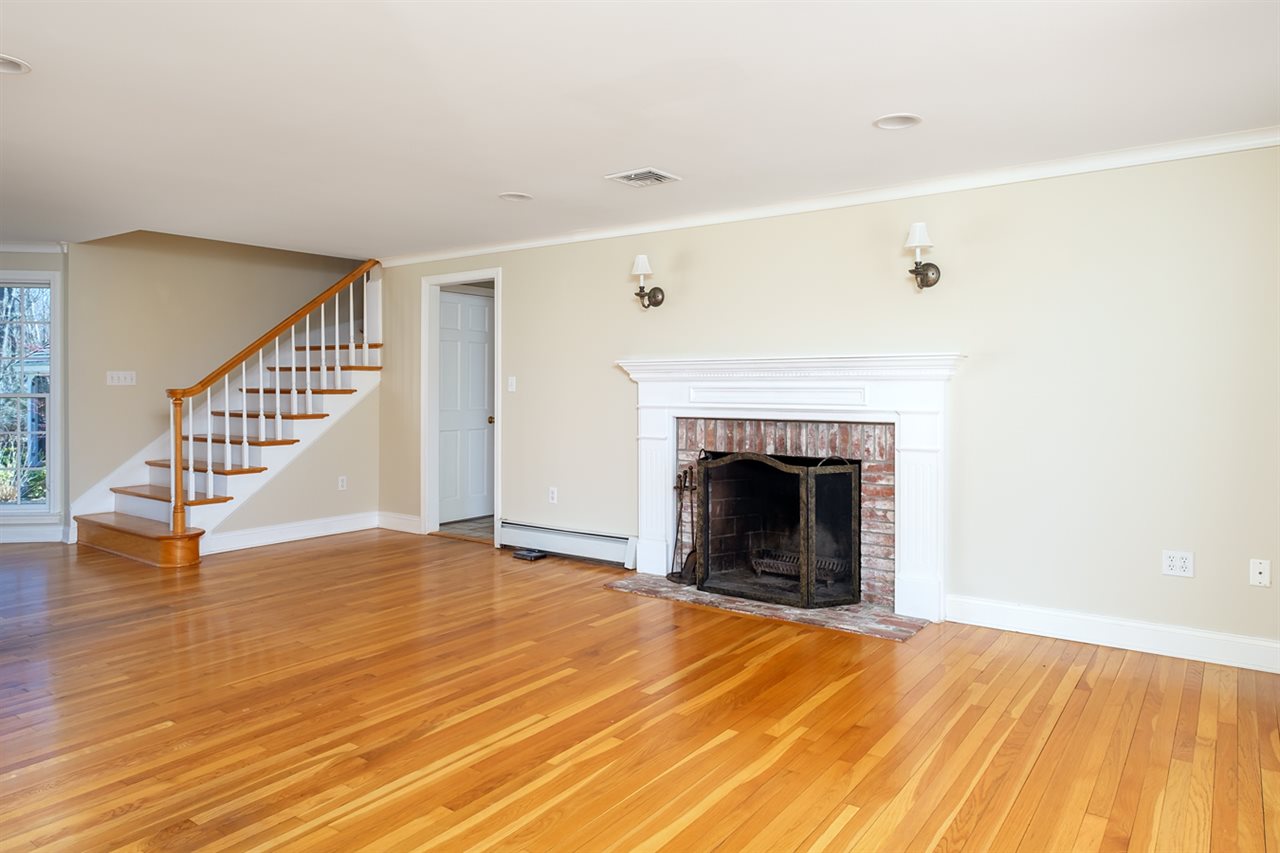 33 Chapel Road North Hampton, NH 03862 - Photo 14 of 39