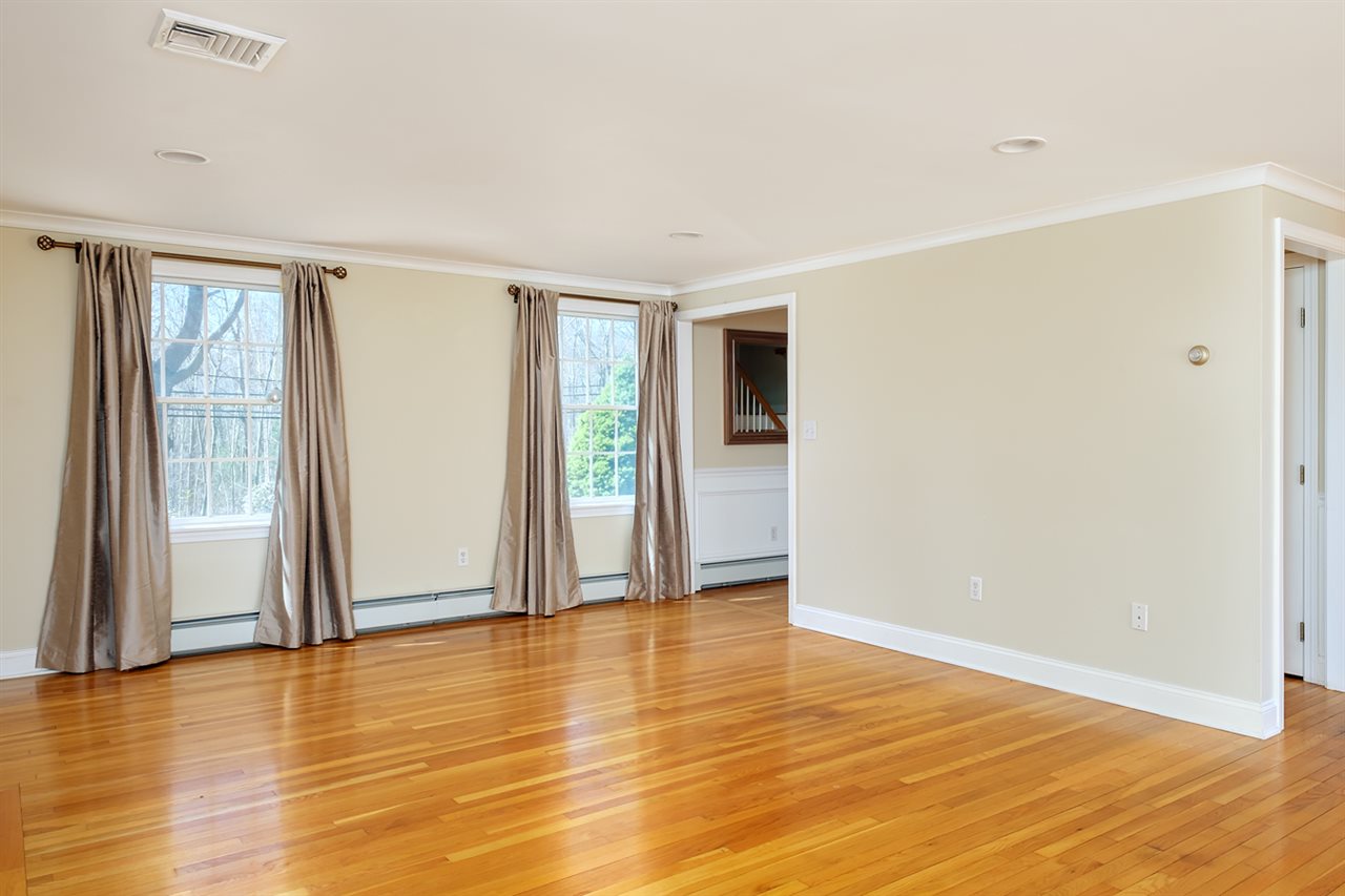 33 Chapel Road North Hampton, NH 03862 - Photo 19 of 39