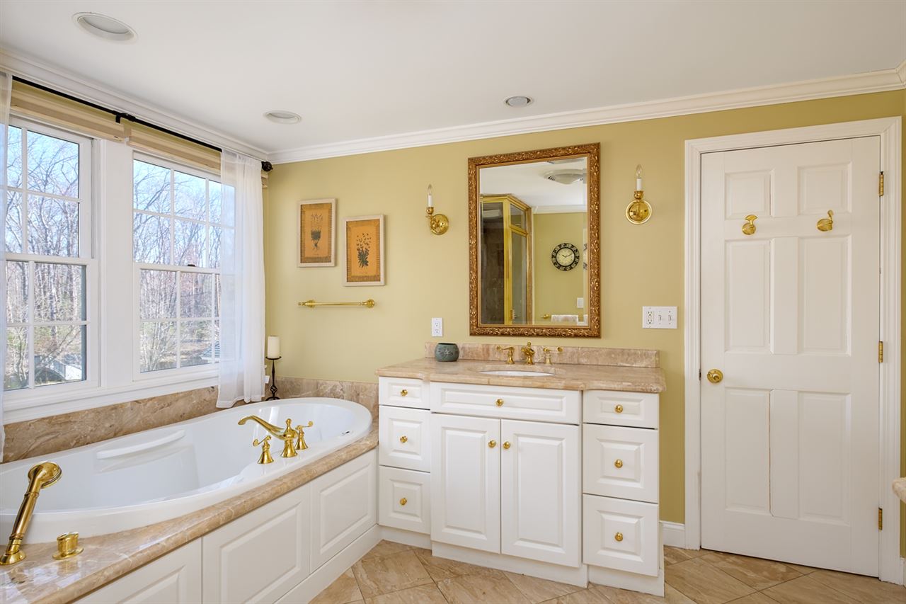 33 Chapel Road North Hampton, NH 03862 - Photo 25 of 39