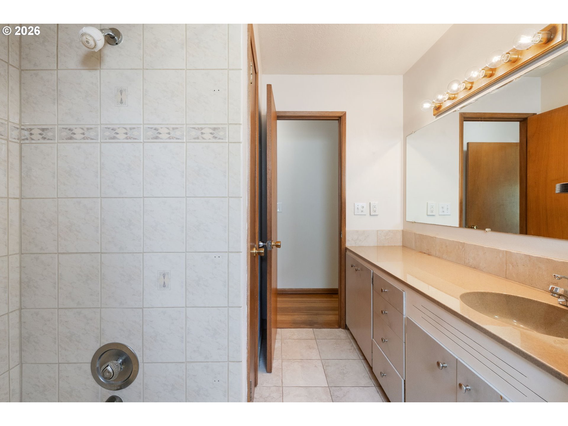 3623 Northeast 67th Avenue Portland, OR 97213 - Photo 13 of 46