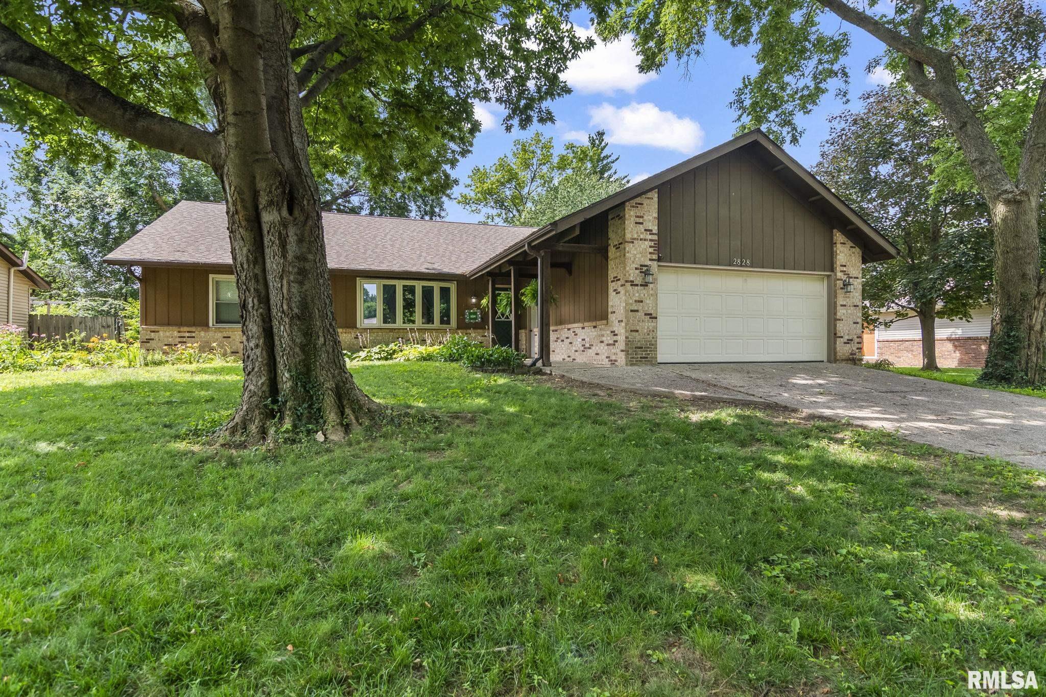 2828 Crown Point Springfield, IL 62704 - Photo 1 of 53