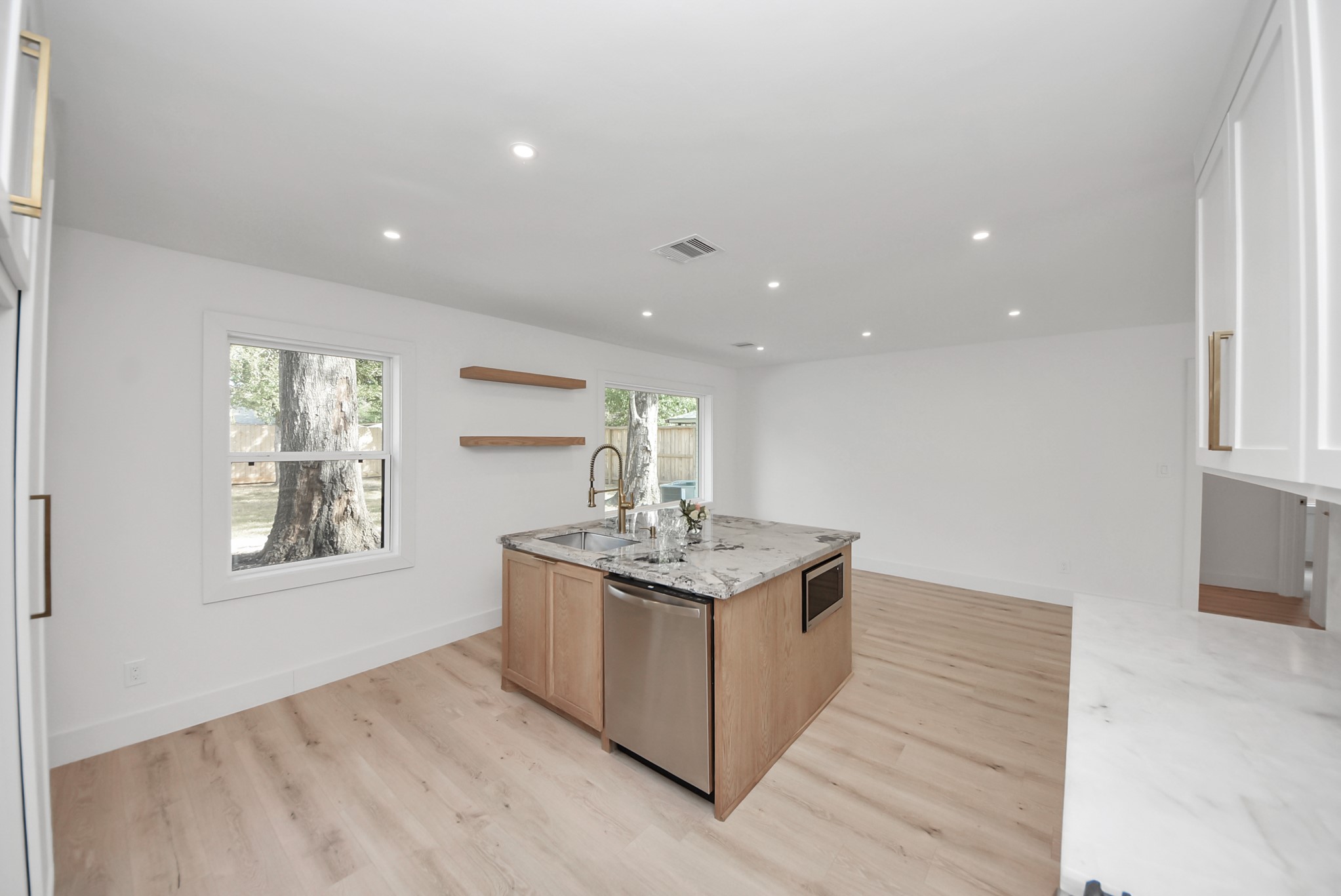 2318 Hialeah Drive Houston, TX 77018 - Photo 17 of 42