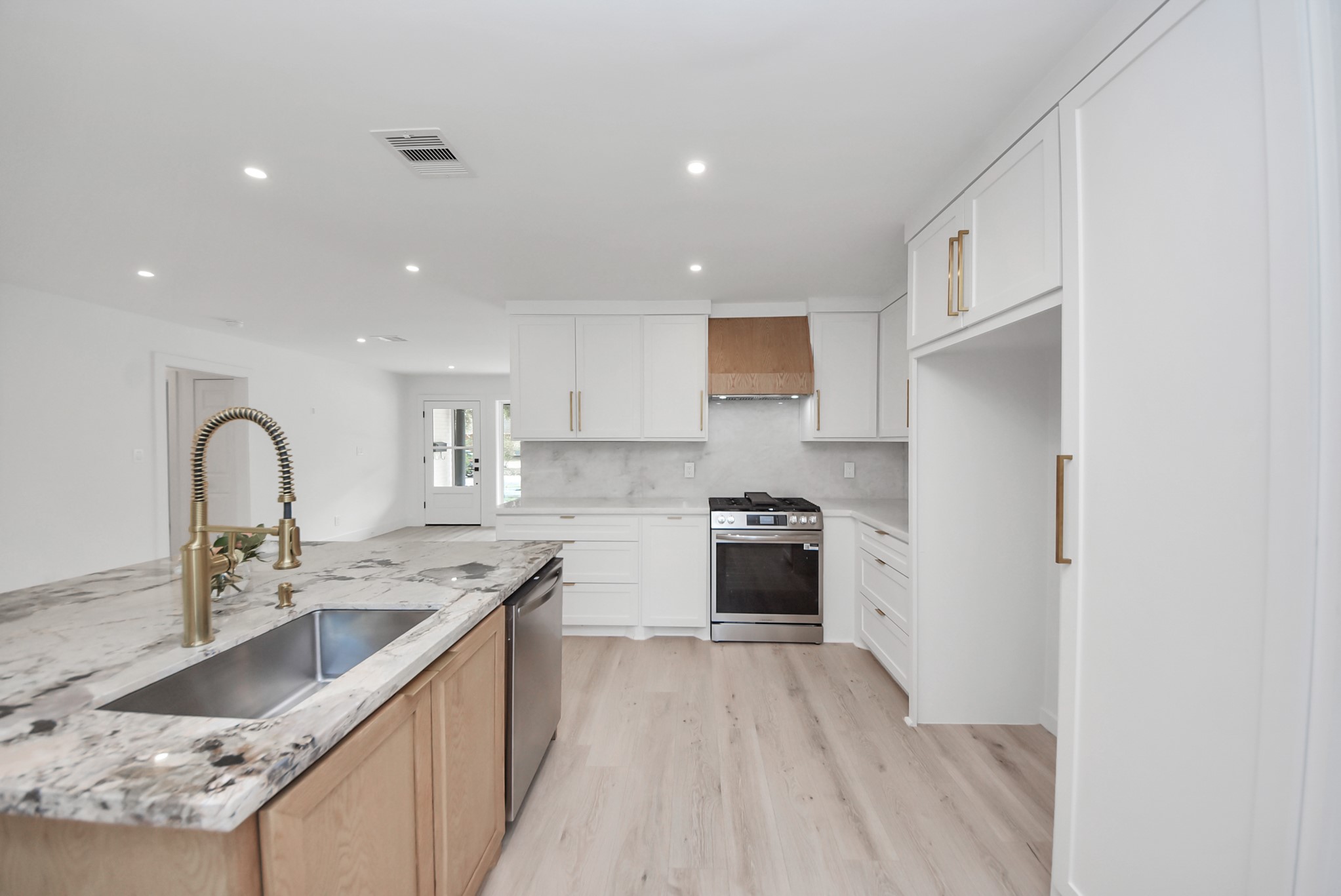 2318 Hialeah Drive Houston, TX 77018 - Photo 19 of 42