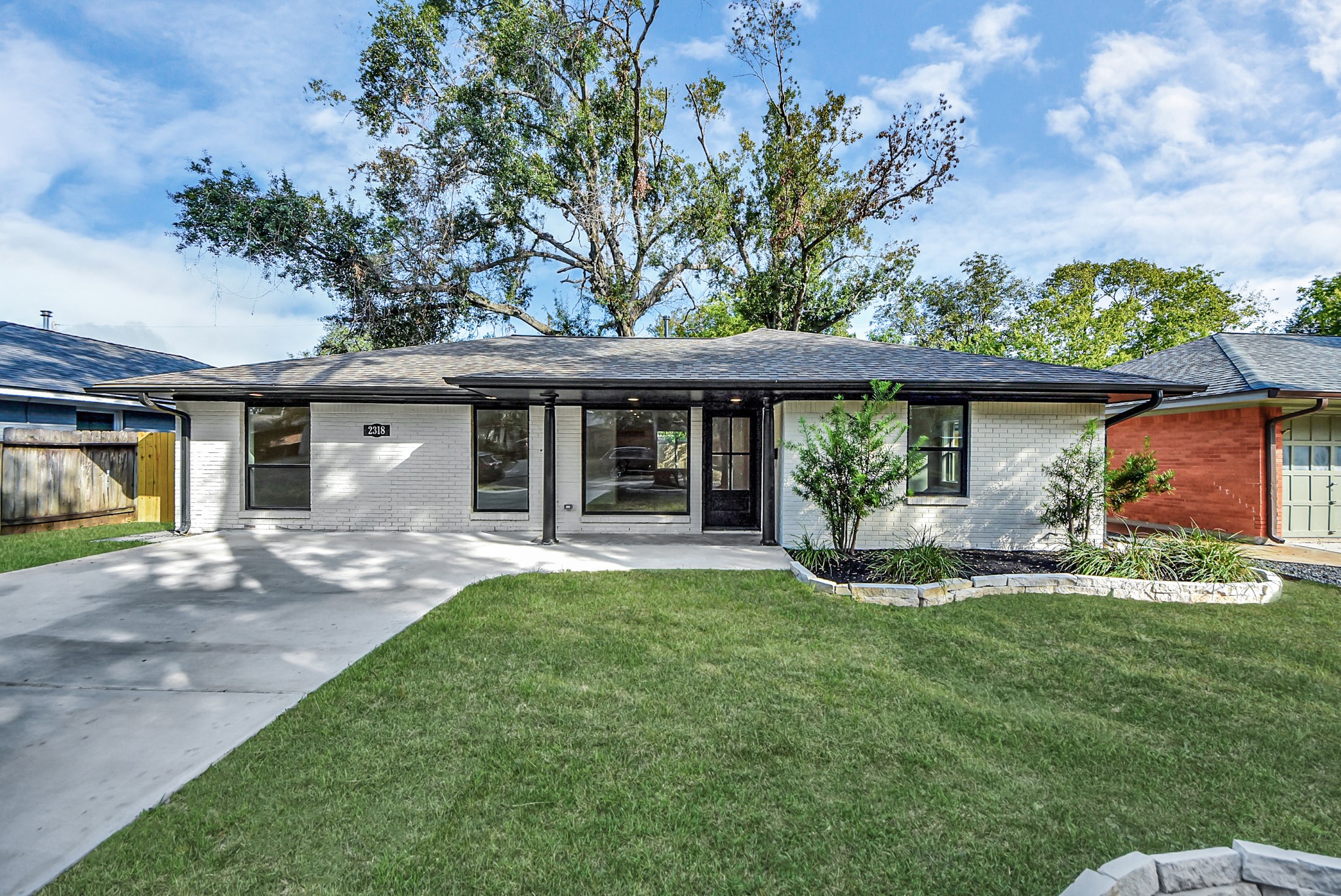 2318 Hialeah Drive Houston, TX 77018 - Photo 3 of 42 Newly renovated home is waiting for you!