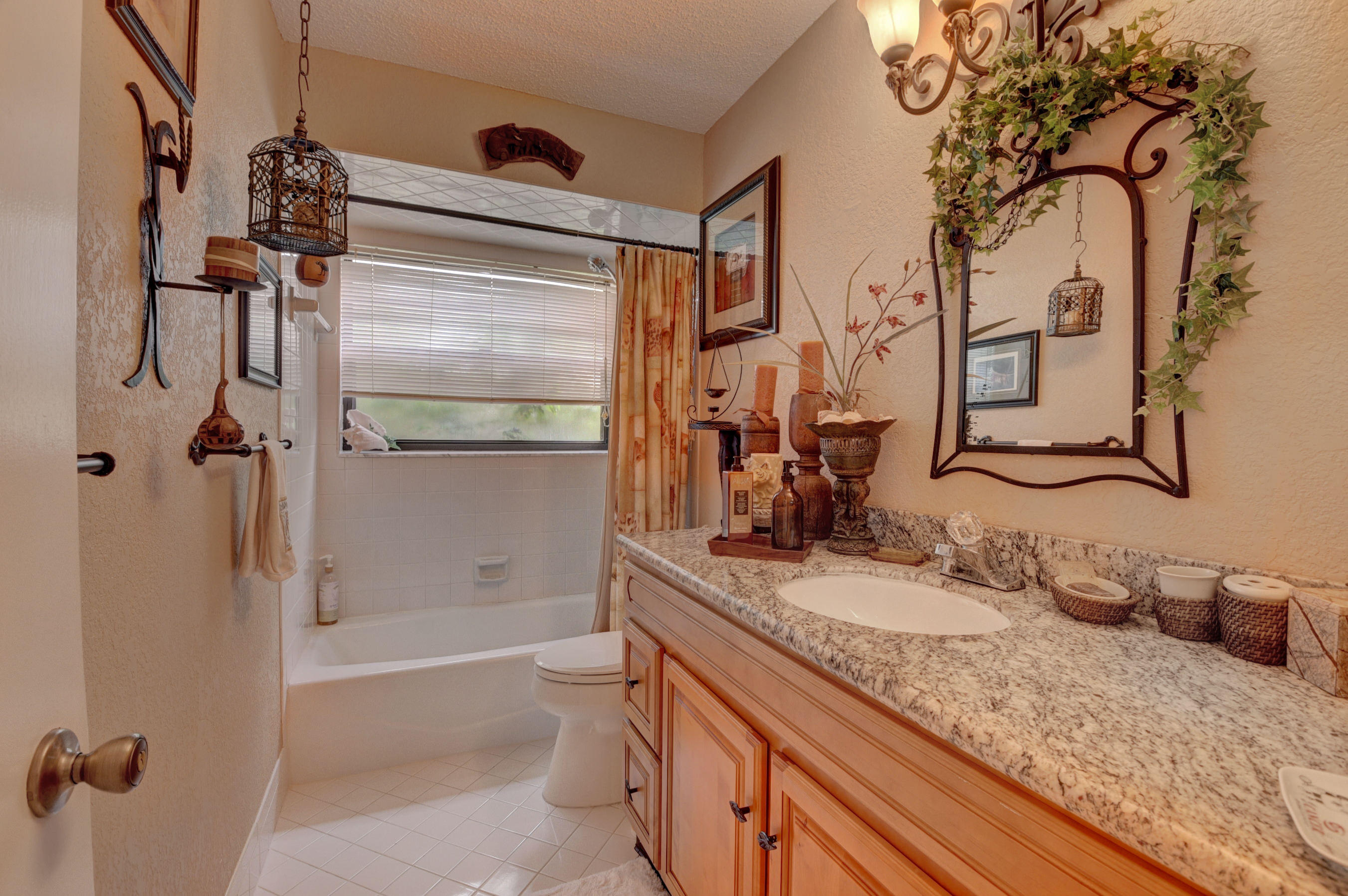 9233 Neptunes Basin Court Boca Raton, FL 33434 - Photo 15 of 31 GUEST BATH