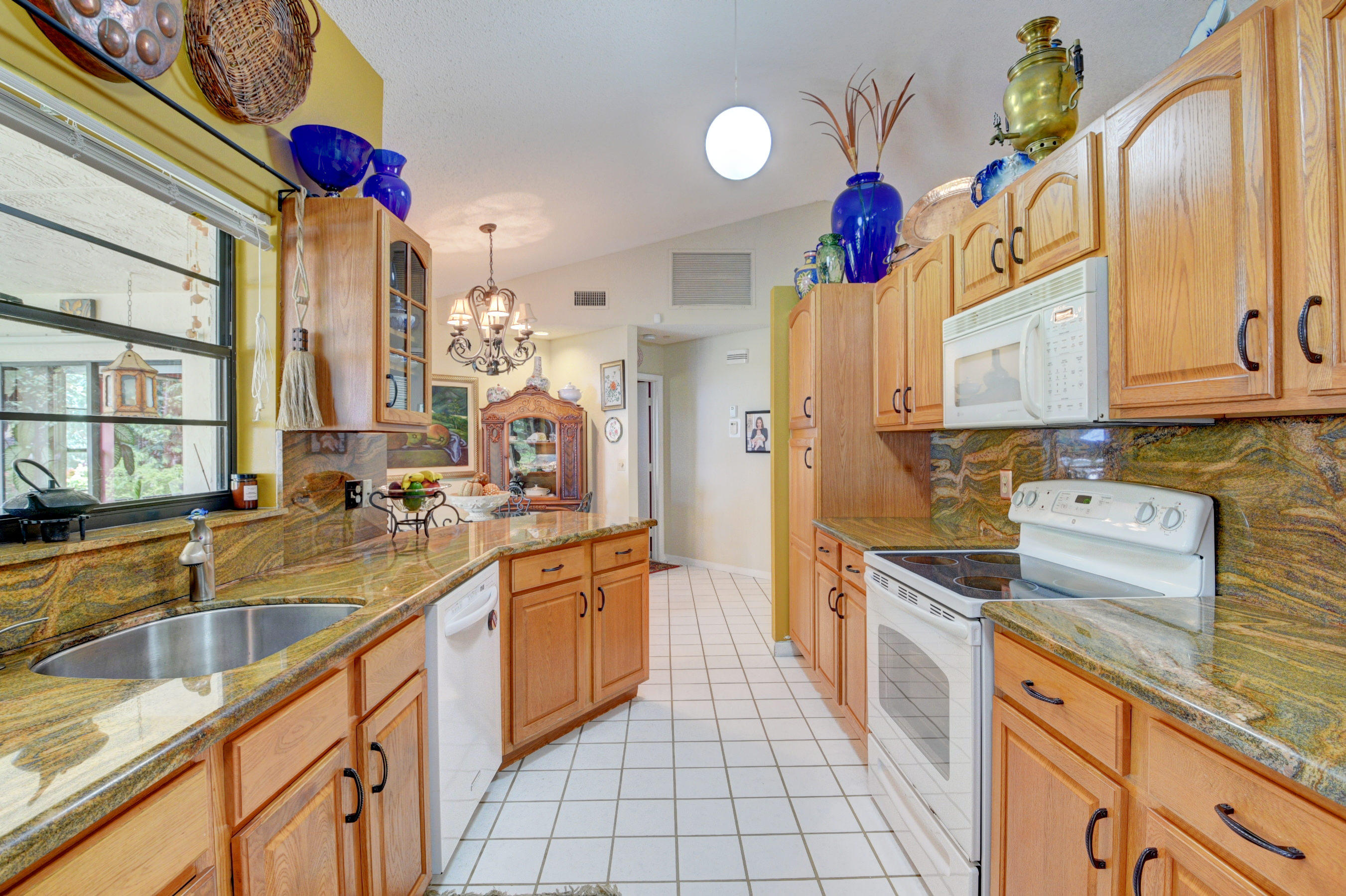 9233 Neptunes Basin Court Boca Raton, FL 33434 - Photo 3 of 31 KITCHEN 3