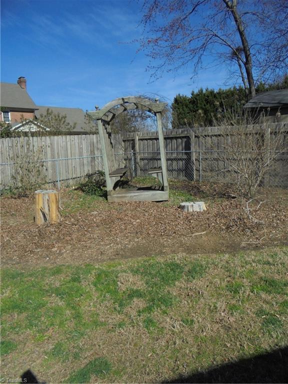 723 Guilford Road Jamestown, NC 27282 - Photo 29 of 30 Gallery Image 29
